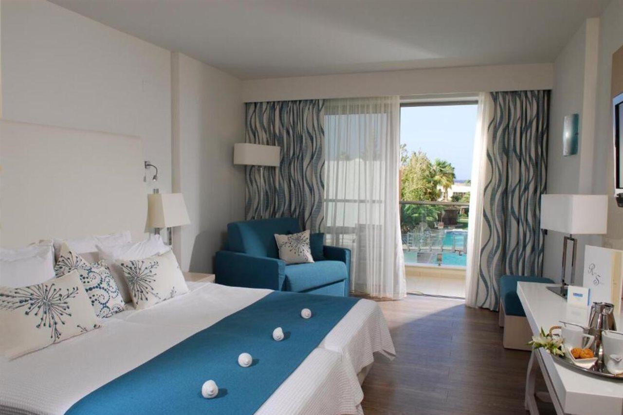Minos Mare Hotel พลาตาเนส ภายนอก รูปภาพ