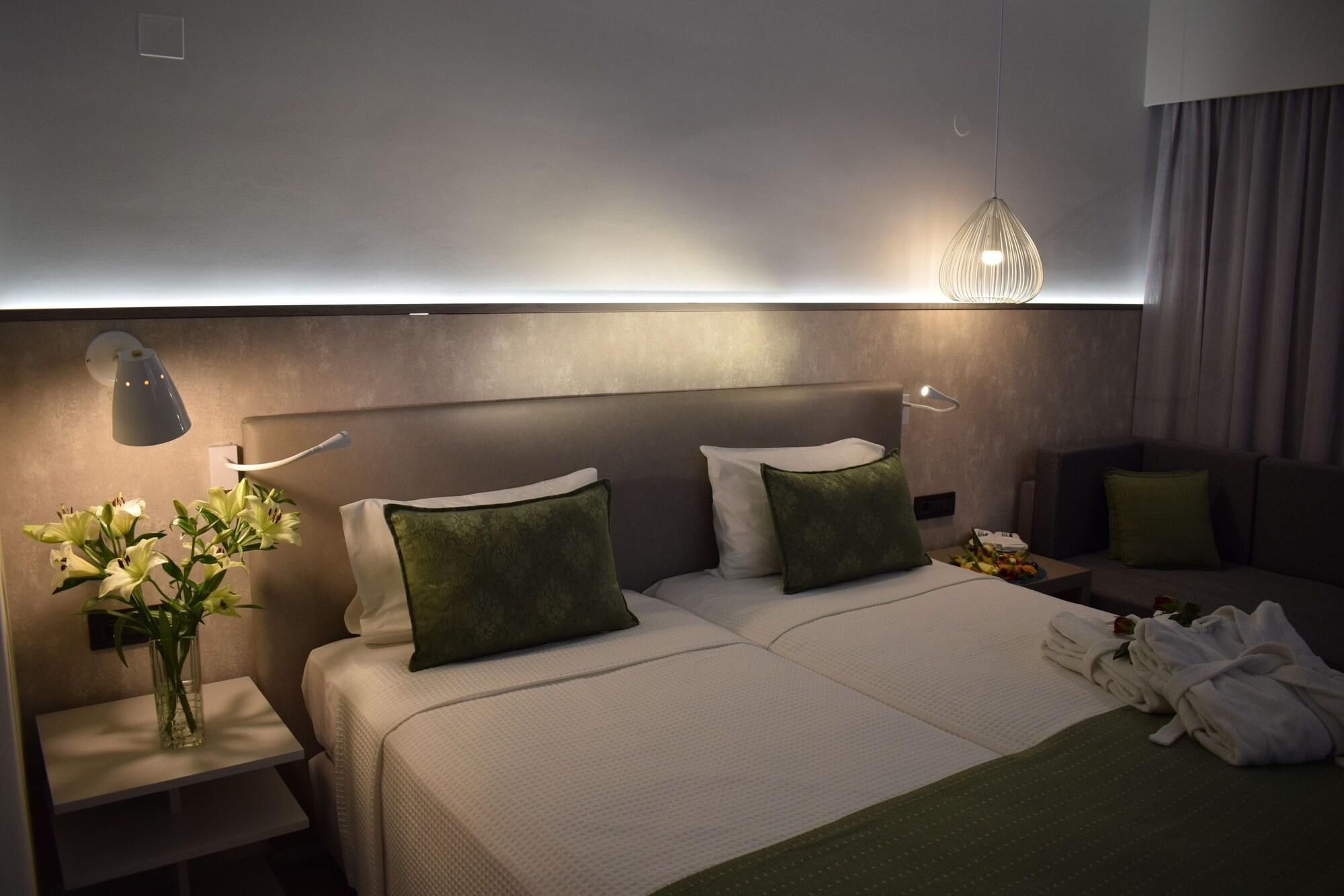 Minos Mare Hotel พลาตาเนส ภายนอก รูปภาพ