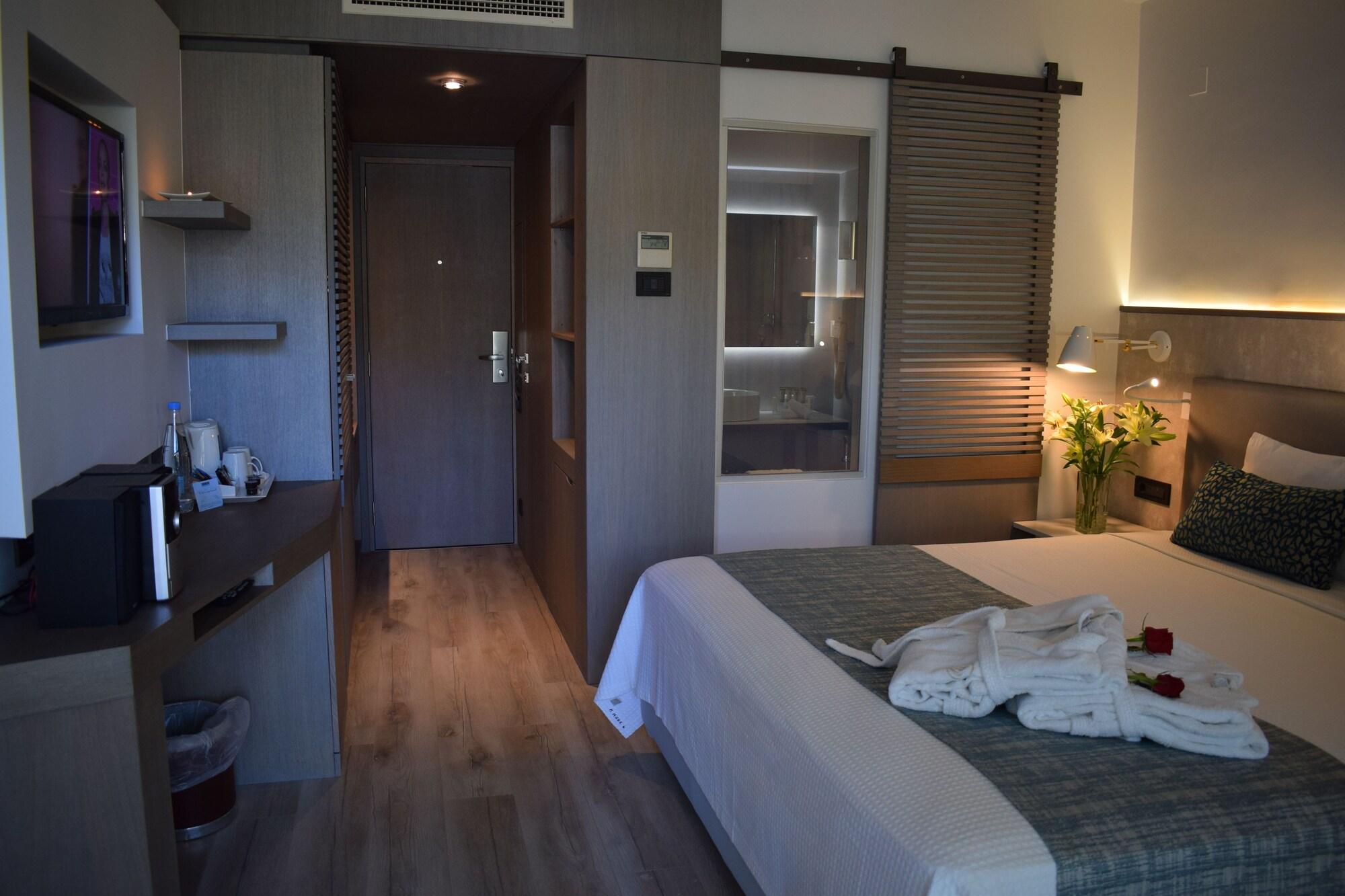 Minos Mare Hotel พลาตาเนส ภายนอก รูปภาพ