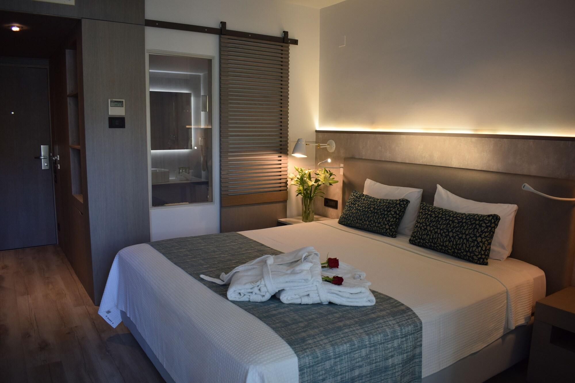Minos Mare Hotel พลาตาเนส ภายนอก รูปภาพ