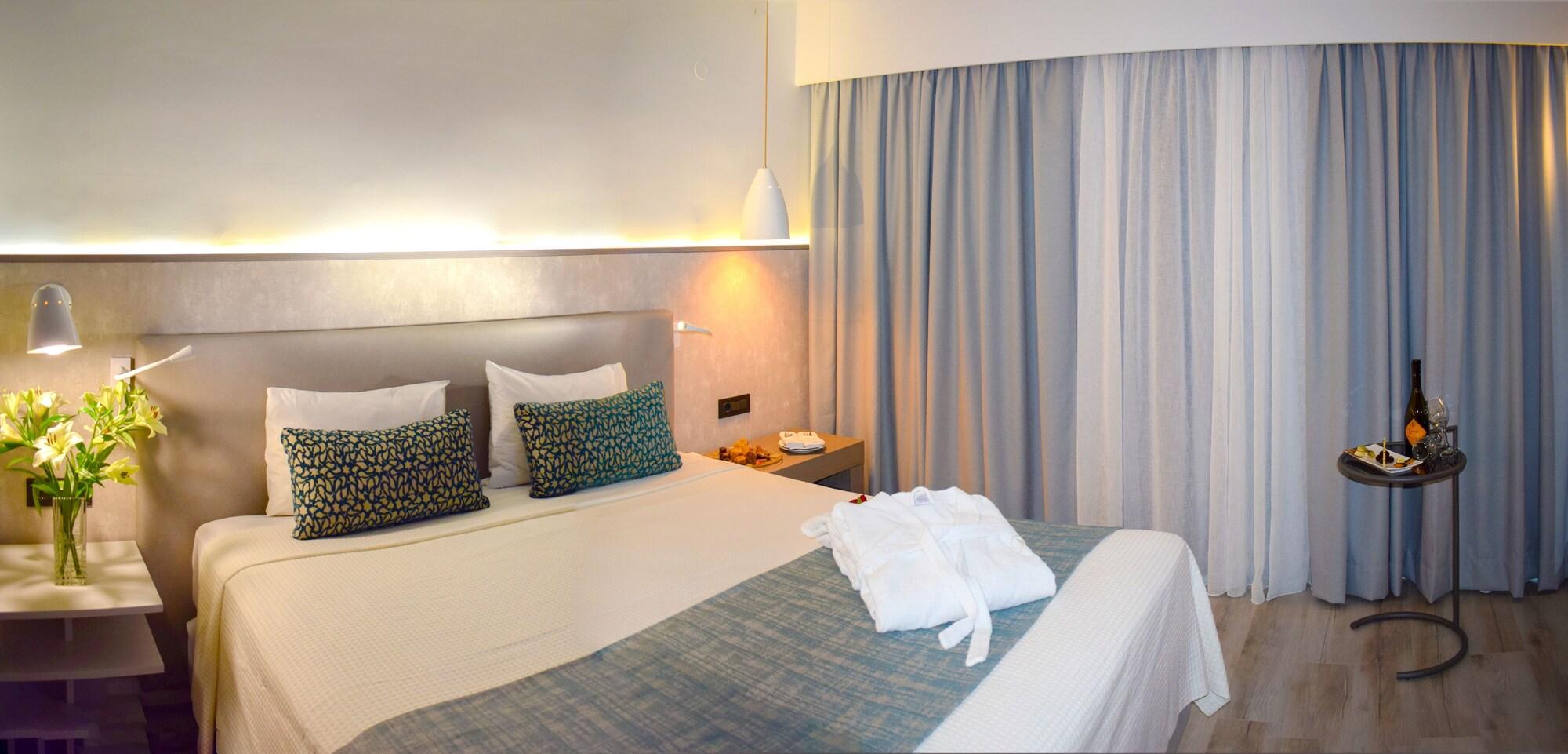Minos Mare Hotel พลาตาเนส ภายนอก รูปภาพ