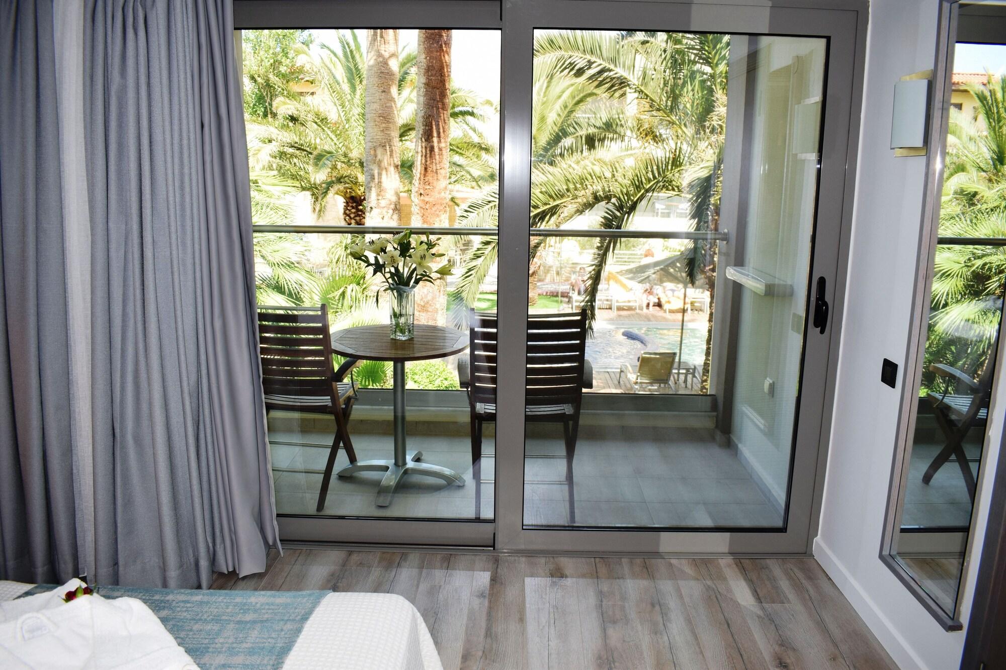 Minos Mare Hotel พลาตาเนส ภายนอก รูปภาพ
