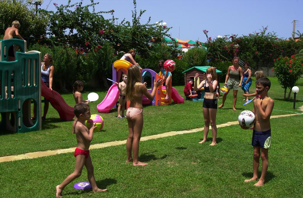 Minos Mare Hotel พลาตาเนส ภายนอก รูปภาพ