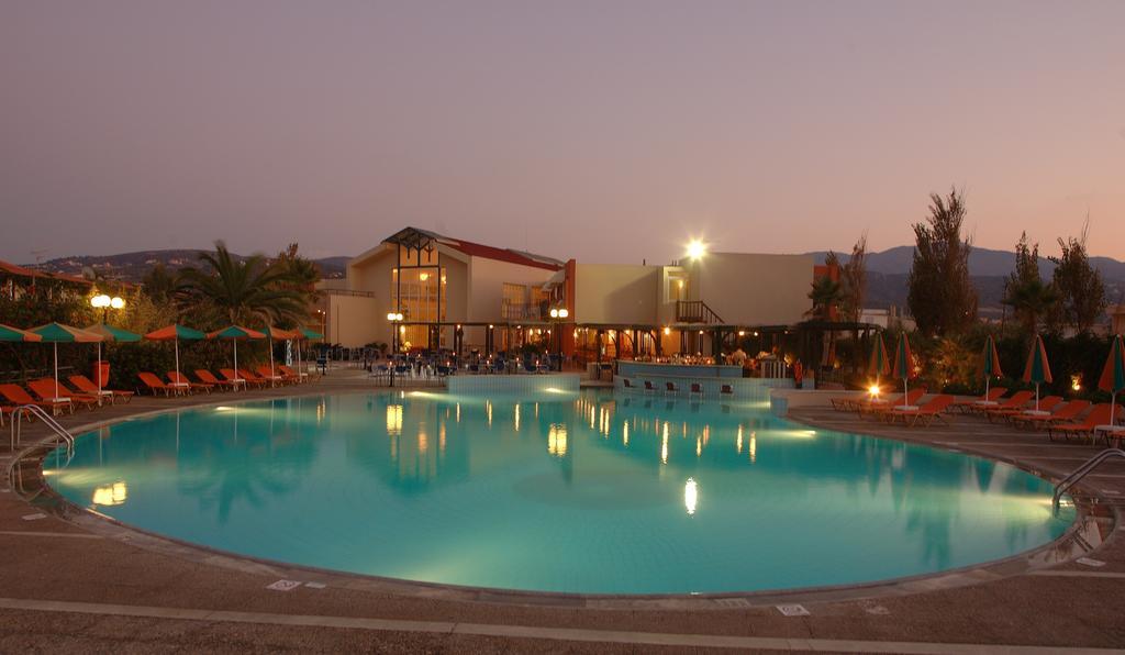 Minos Mare Hotel พลาตาเนส ภายนอก รูปภาพ