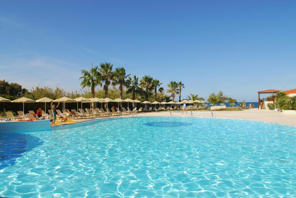 Minos Mare Hotel พลาตาเนส ภายนอก รูปภาพ